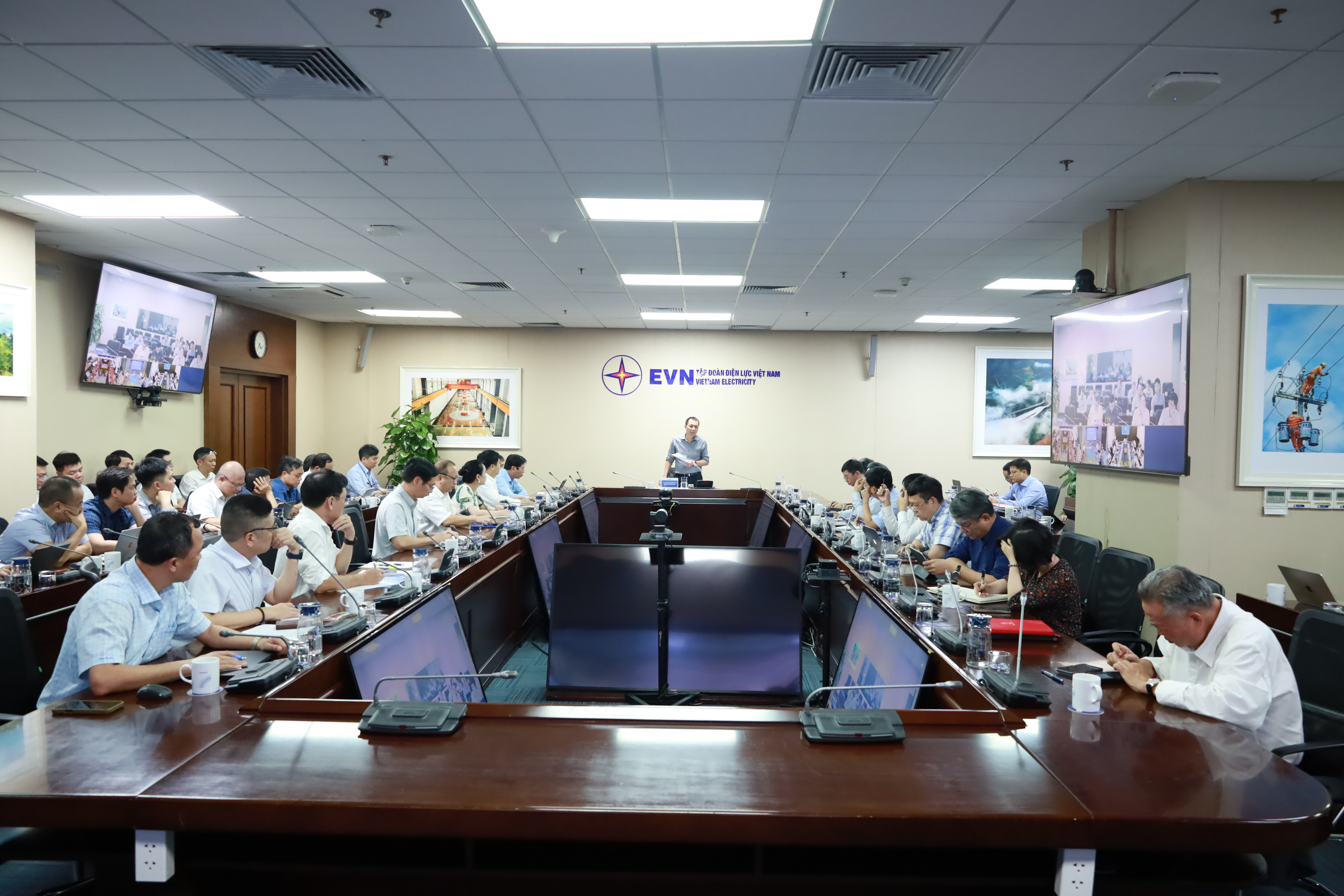 EVN thúc đẩy triển khai BESS trên lưới điện 1 EVN thúc đẩy triển khai BESS trên lưới điện - Ảnh 1.