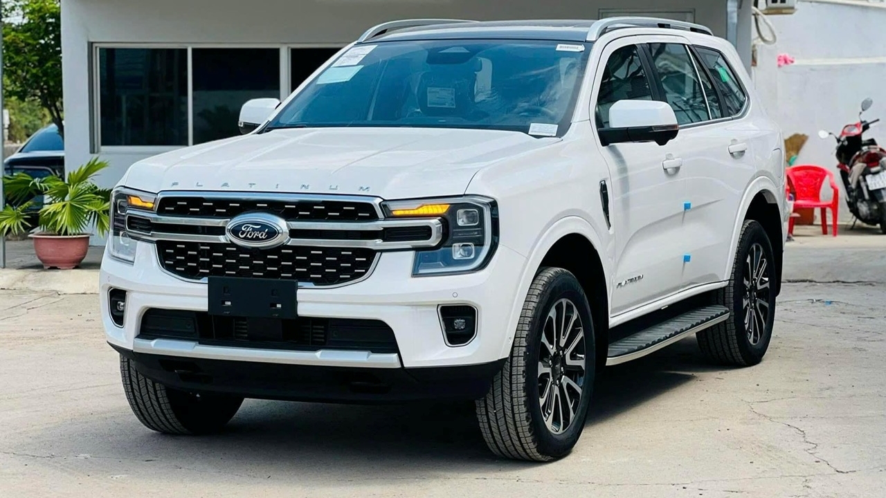 Ford Everest có thêm bản máy xăng, mở bán tại Việt Nam cuối quý 2/2026 - Ảnh 1.