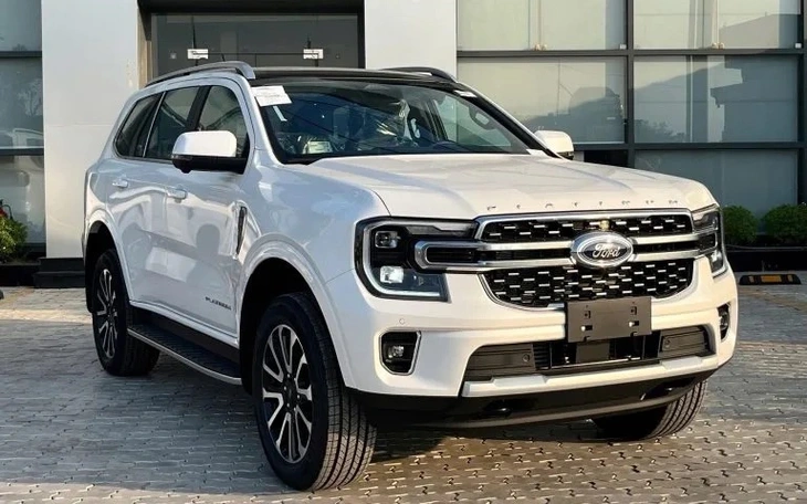 Ford Everest sắp có bản máy xăng ở Việt Nam, đi 100km tiêu thụ 10 lít nhiên liệu - Ảnh 1.
