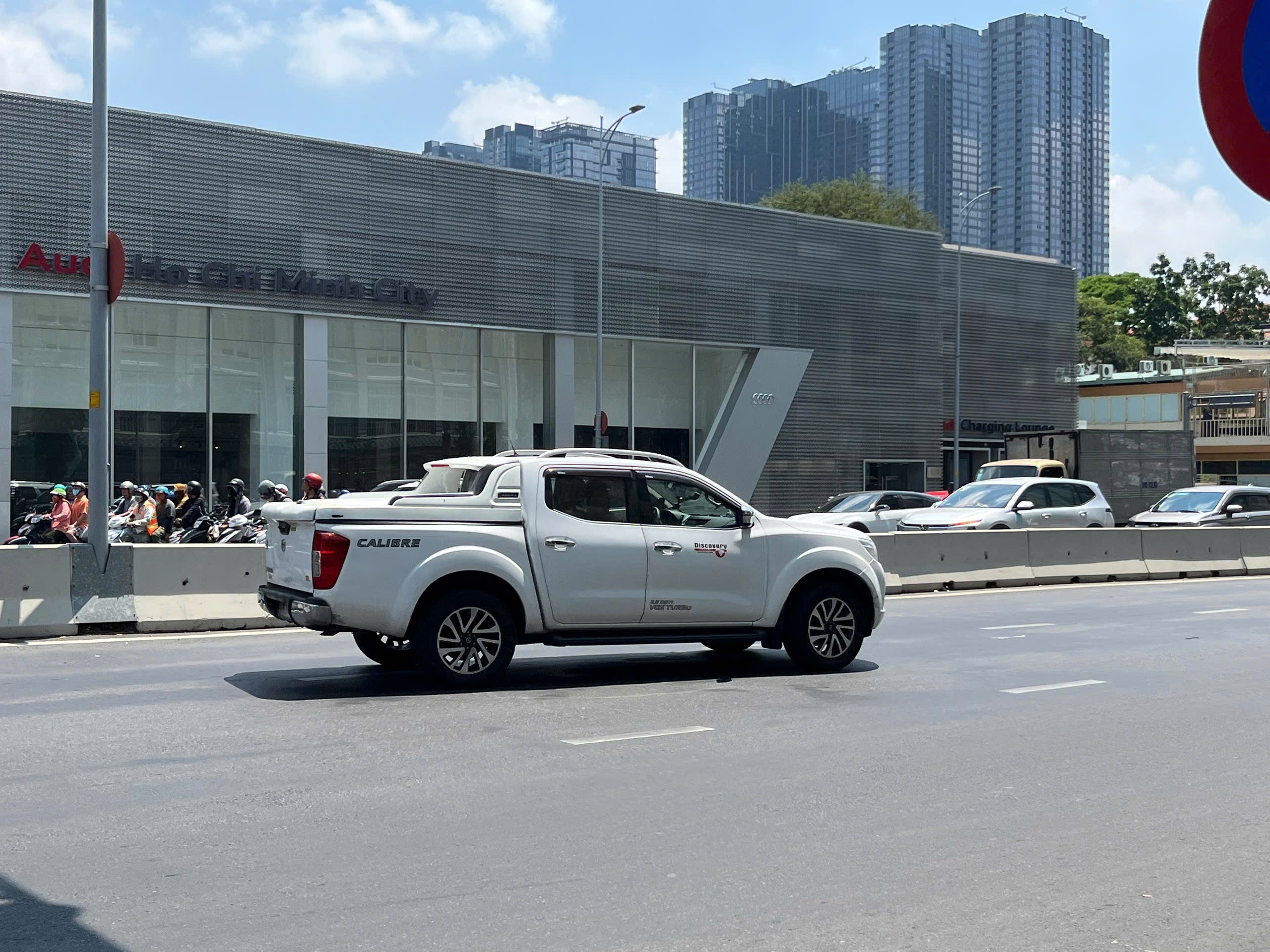 Ford Ranger XLS thuộc nhóm 'xe tải' rớt giá bao nhiêu sau 3 năm sử dụng? - Ảnh 1.