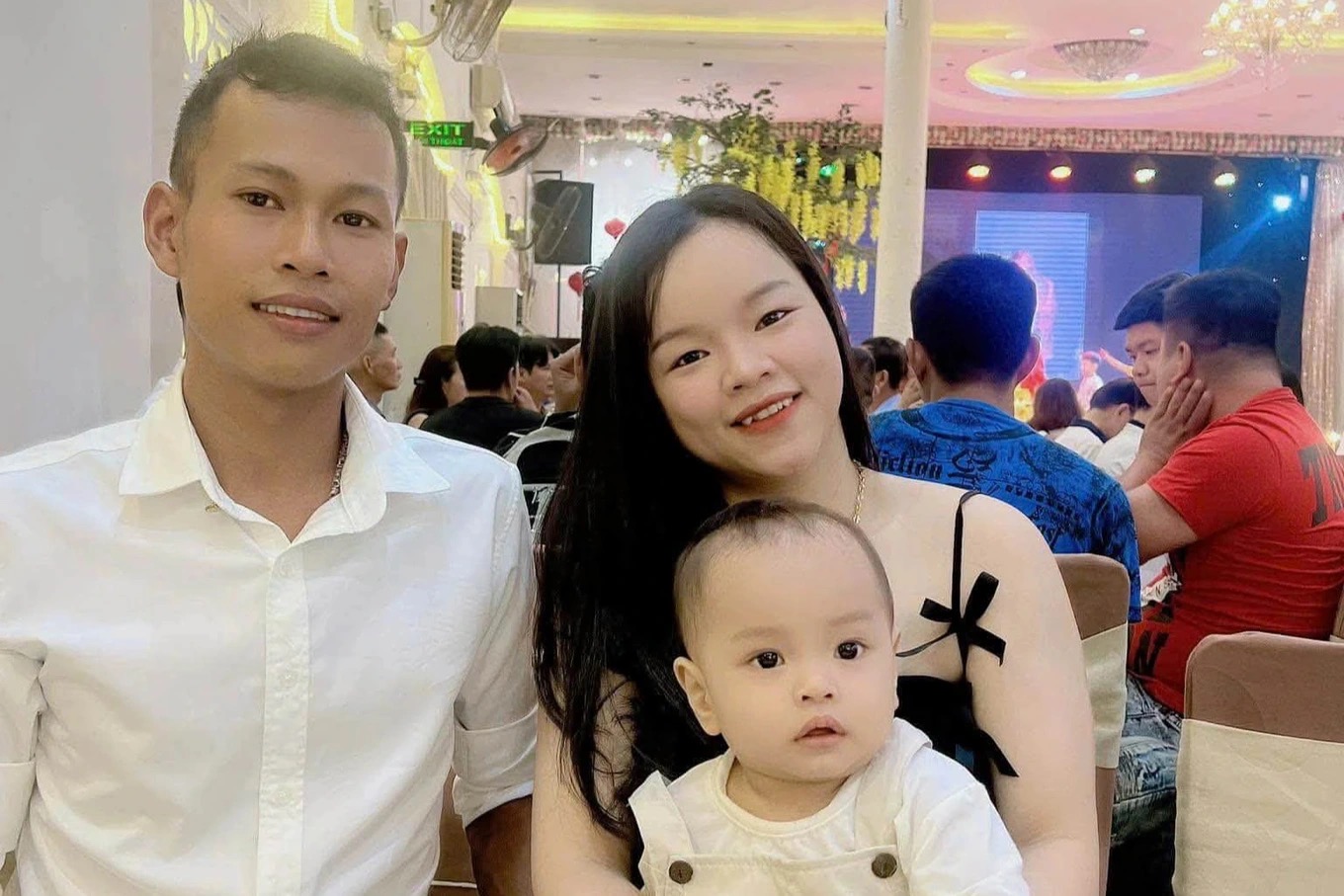 Vụ nam tài xế nhảy khỏi xe, cứu bé gái 2 tuổi đi bộ giữa quốc lộ: Gia đình cháu bé nói gì?- Ảnh 1.