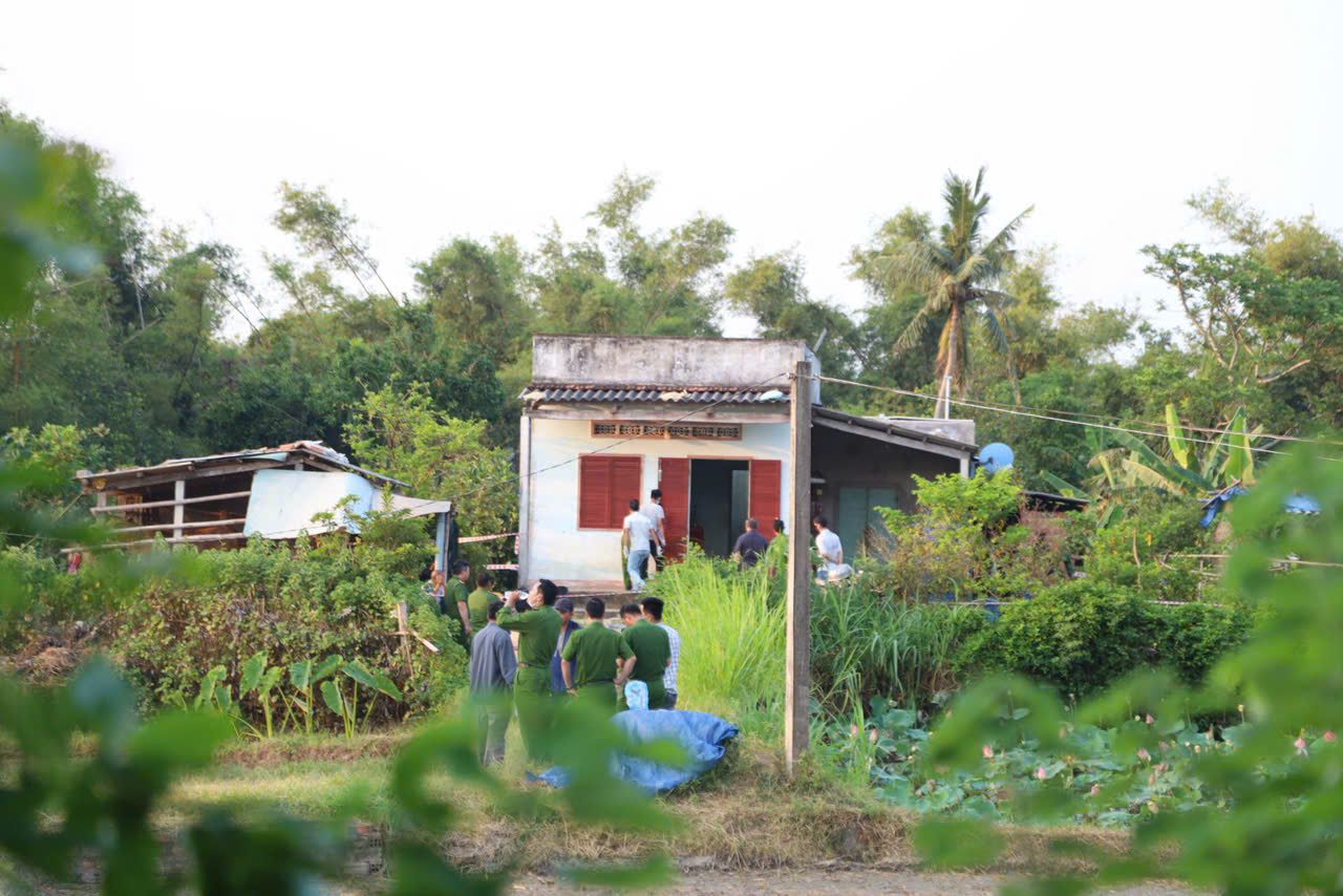 Vụ nhiều thi thể cháy xém trong ngôi nhà ở Gia Lai: Gia đình có 4 người - Ảnh 1.