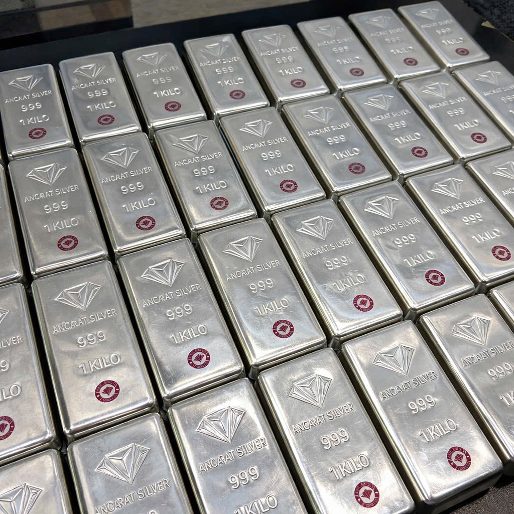 Giá vàng bật tăng mạnh, vượt 4.600 USD/ounce 2 Giá vàng - Ảnh 2.