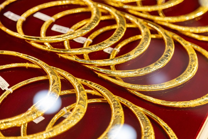 Giá vàng hôm nay 6/4: Quay đầu đi xuống- Ảnh 1.