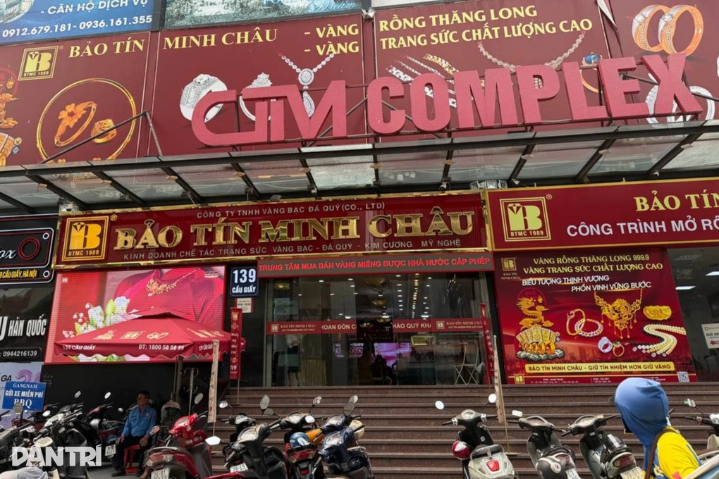 Giao dịch tại Bảo Tín Minh Châu ra sao sau khi lãnh đạo bị khởi tố? - 2