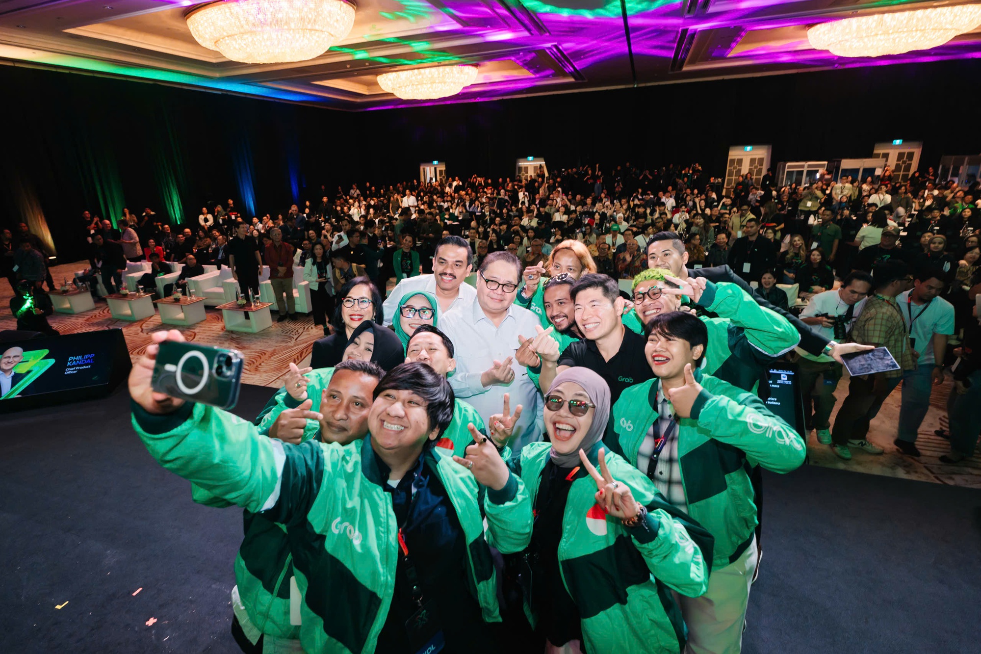 Grab cho dat xe chia tien theo nhom va gom