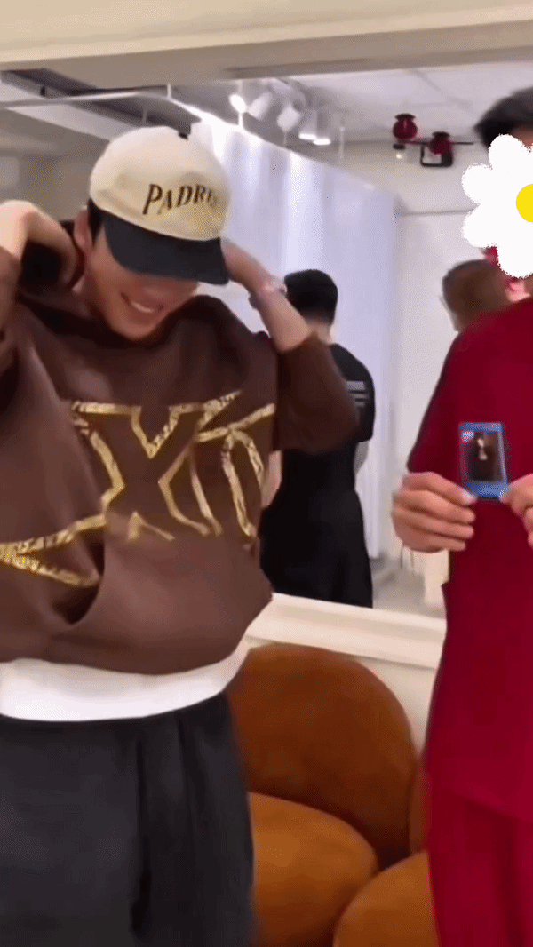 HIEUTHUHAI và Tăng Mỹ Hàn chuyển địa điểm hẹn hò, lần này là trị liệu xương khớp- Ảnh 1.