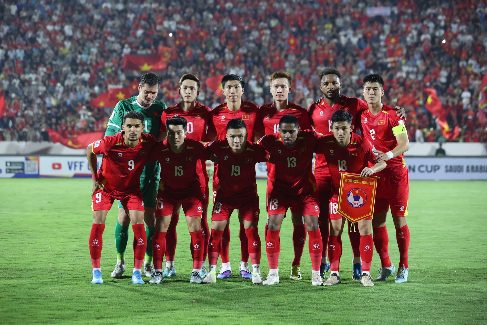 HLV Kim Sang-sik còn cả ‘kho nhân tài’, đội tuyển Việt Nam sẽ còn chất hơn nữa! 
- Ảnh 1.