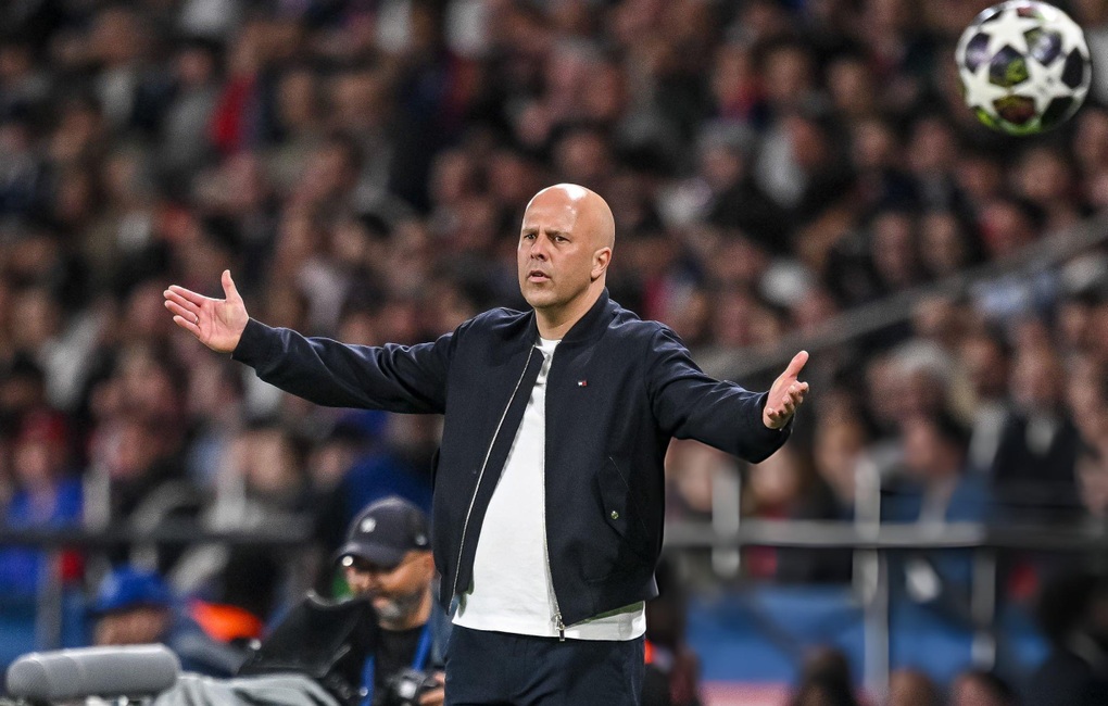 HLV Slot thừa nhận Liverpool may mắn sau trận thua toàn diện PSG - 1