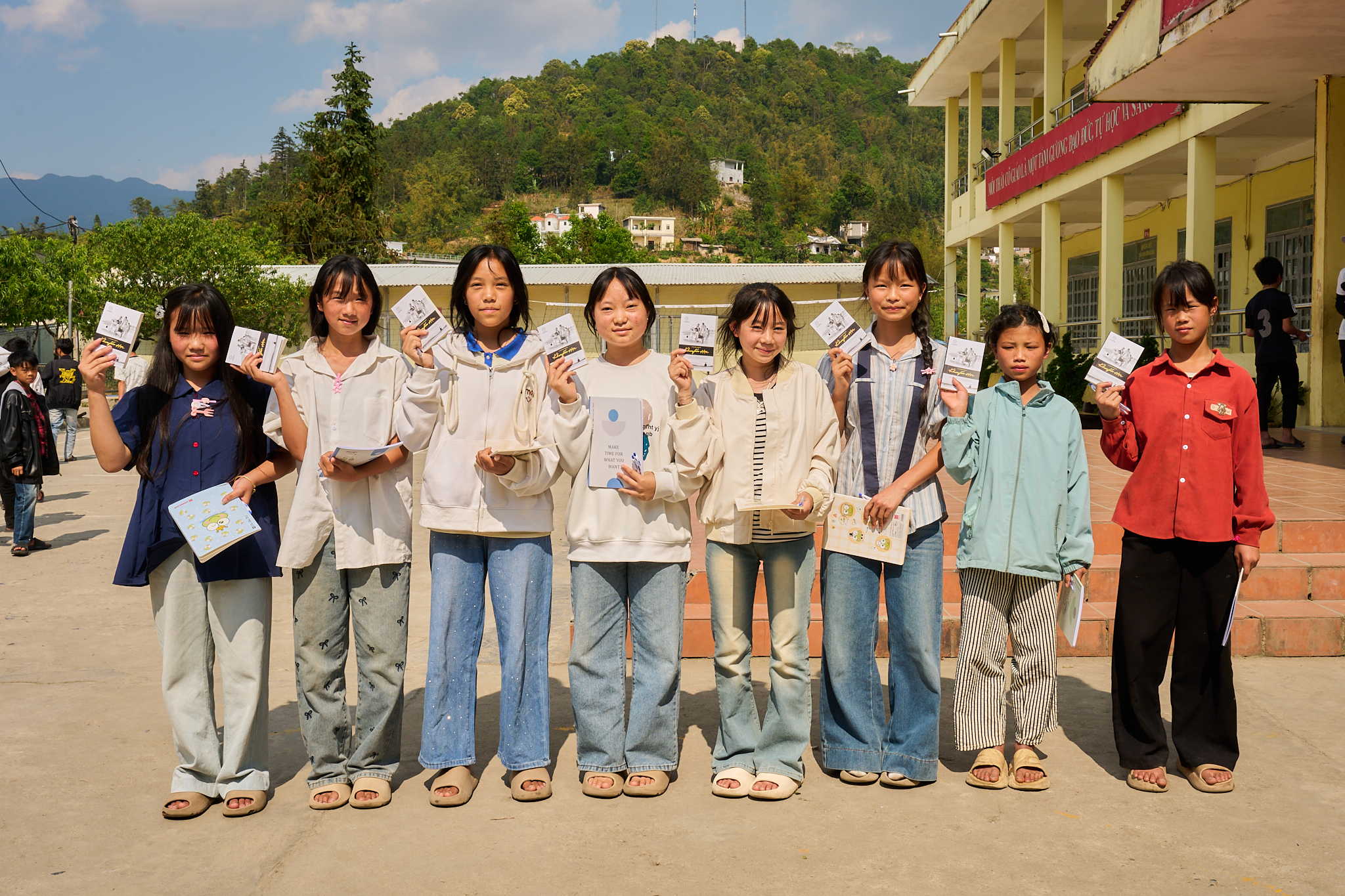 Hành trình Từ Trái Tim tiếp lửa nơi biên cương phía bắc Tổ quốc - Ảnh 1.