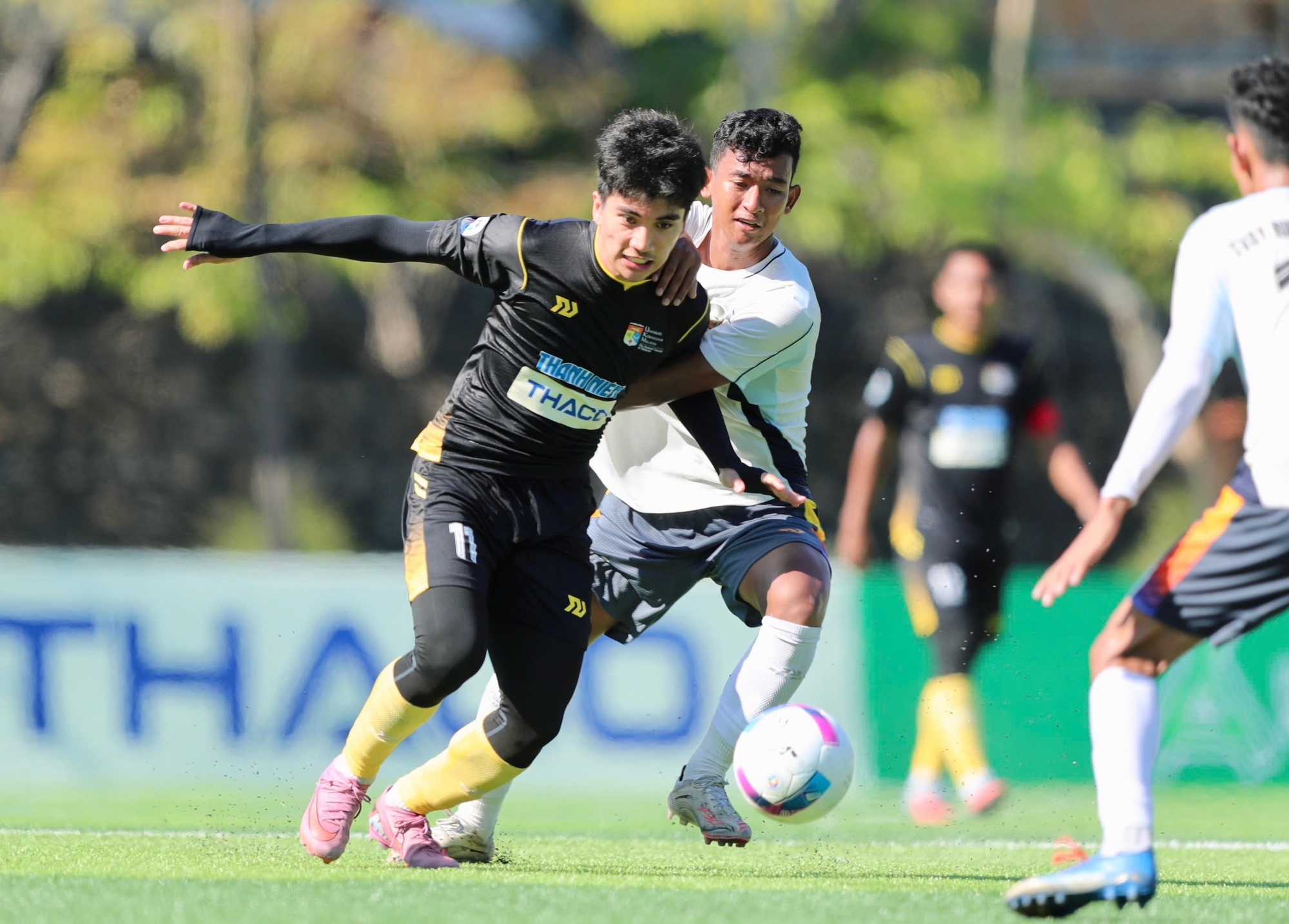 Hấp dẫn cuộc đua cầu thủ xuất sắc nhất- Ảnh 1. Hấp dẫn cuộc đua cầu thủ xuất sắc nhất- Ảnh 1.