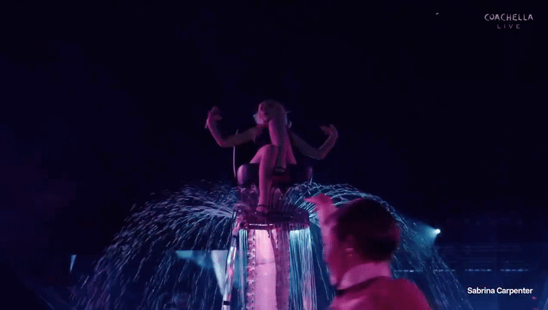 Hat live 20 bai dung 10 san khau nem