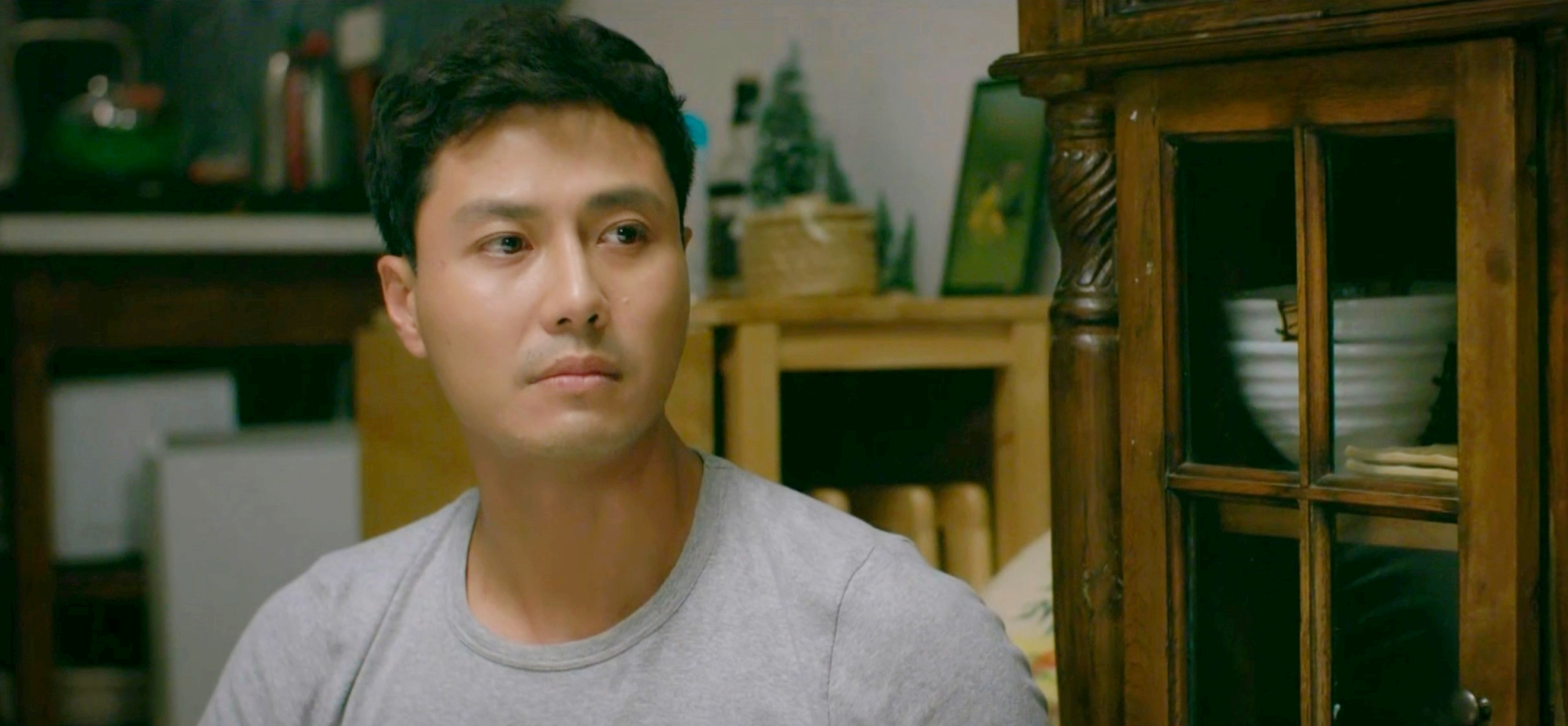 Hạt sạn to đùng ở phim Việt giờ vàng, ai làm y tá thấy chắc sẽ “tự ái” lắm đây- Ảnh 1.