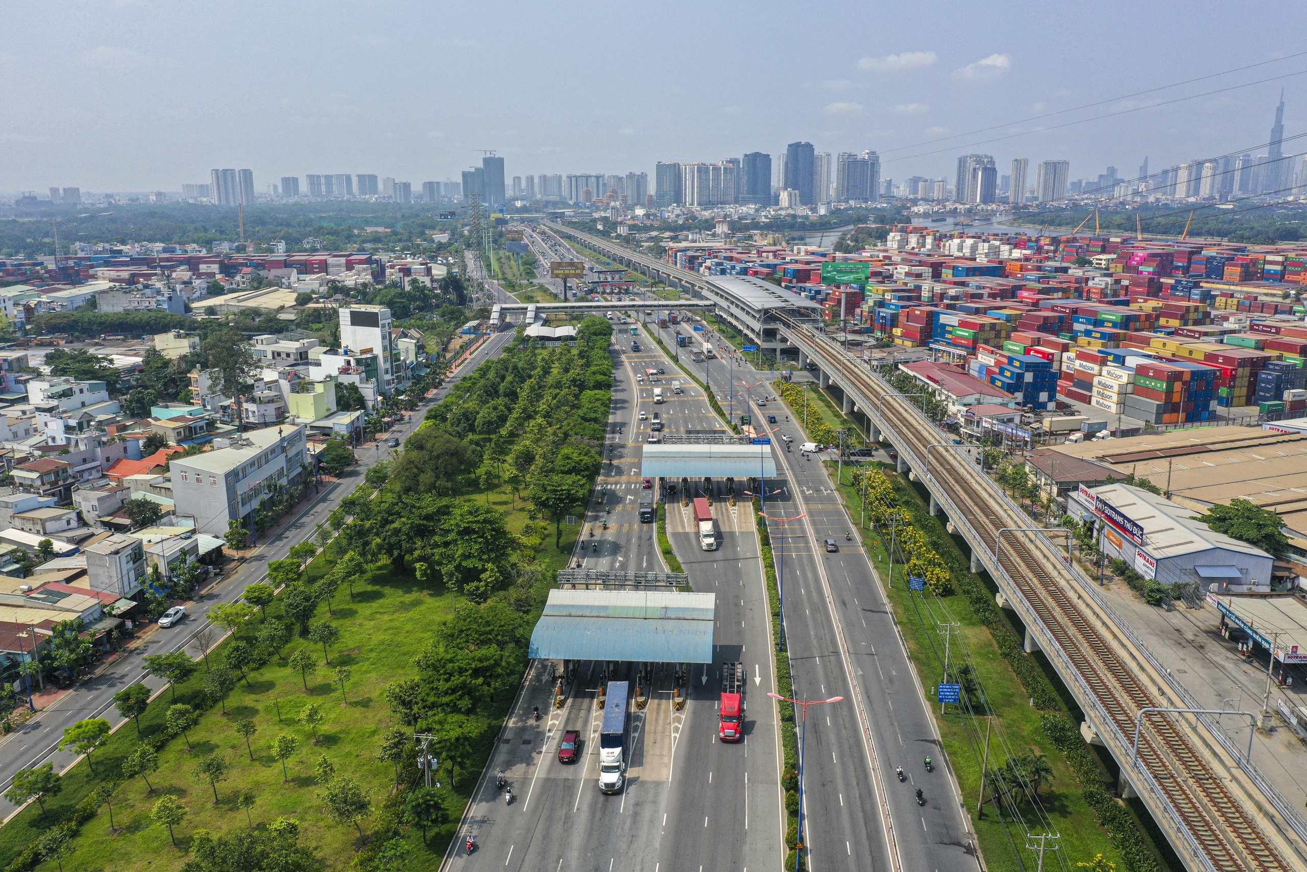 Hiện trạng 5 nút giao cửa ngõ phía Đông dự kiến làm 'luồng xanh', xe không phải dừng đèn đỏ 13 xa lộ hà nội - Ảnh 13.