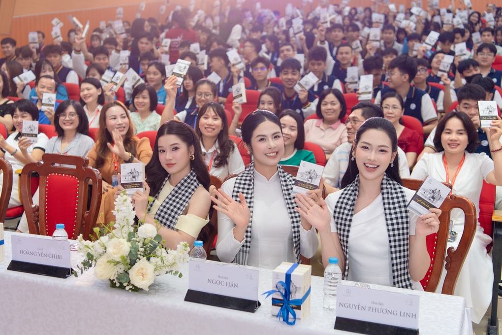 Hoa hậu Ngọc Hân, Kỳ Duyên truyền cảm hứng khởi nghiệp cho sinh viên - 1