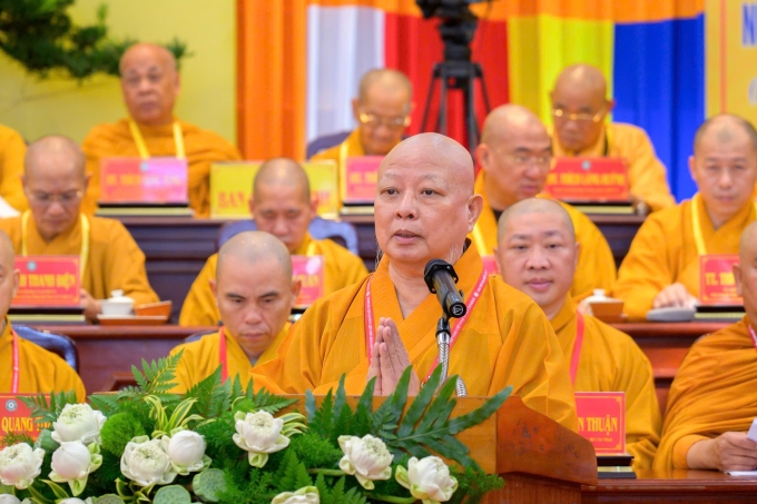 Hòa thượng Thích Lệ Trang phát biểu tại Đại hội Đại biểu Phật giáo TP HCM, sáng 5/4. Ảnh: An Phương