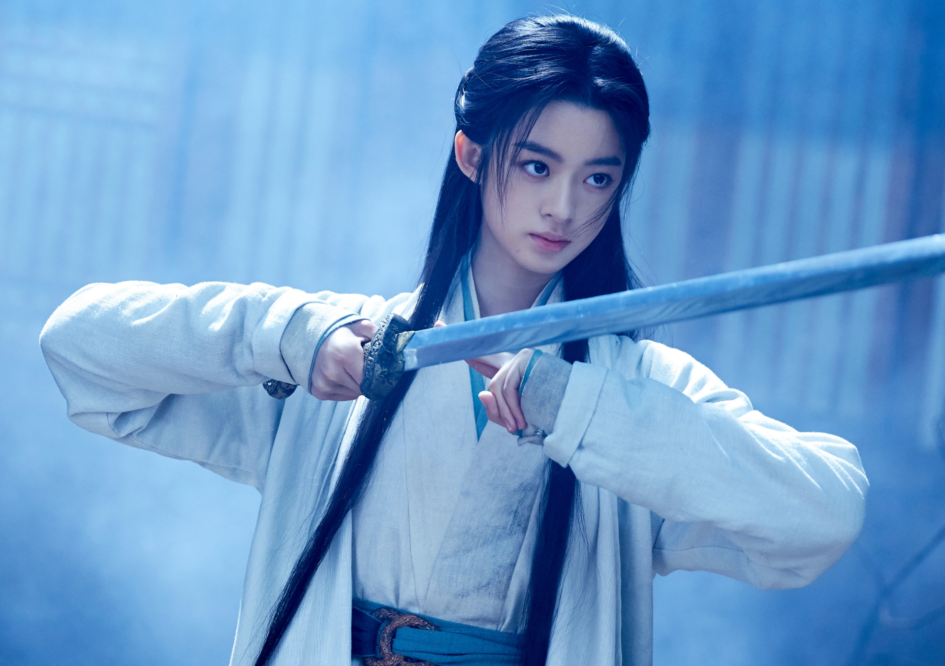 Cô dâu đang gây tranh cãi khắp MXH: Xinh đẹp như hoa như ngọc nhưng không ai dám nhìn thẳng vào mắt- Ảnh 1.