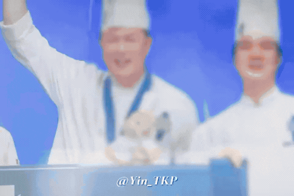 Hoàng đế đẹp nhất màn ảnh tụt dốc nhan sắc trầm trọng, hết thời còn bị tố hại người khác mất mạng- Ảnh 10.