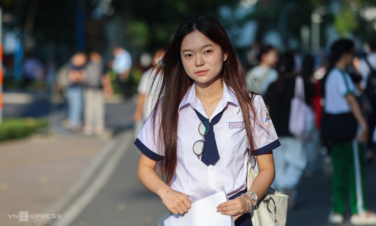 Hoc phi gan 50 dai hoc nam hoc 2026 2027 cap