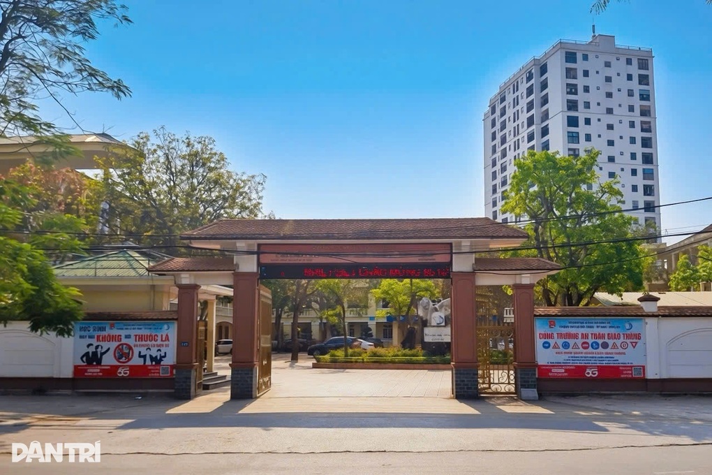 Học sinh vào lớp 10 dự kiến tăng đột biến, Sở nêu giải pháp hạ nhiệt - 1