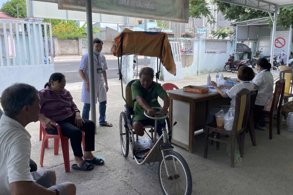 Hơn 8.700 người ở TPHCM phát hiện bất thường khi đi khám sức khỏe miễn phí - 1