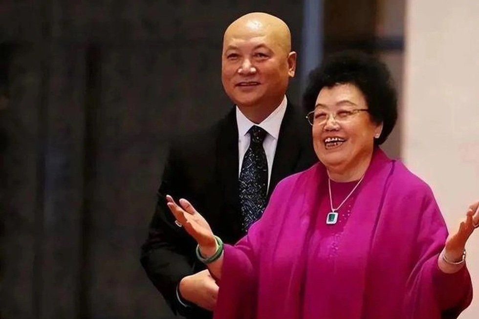 Hôn nhân vượt định kiến của “Đường Tăng đẹp nhất” và vợ tỷ phú hơn 11 tuổi - 4