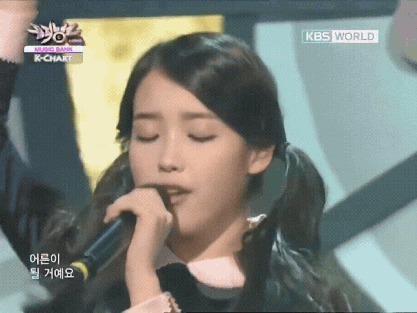 Showbiz có mỹ nhân giữ nhan sắc đỉnh thế này: 15 năm trôi qua mà vẫn 