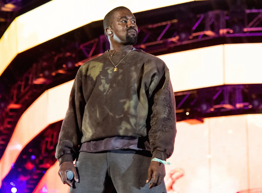 Kanye West bi nuoc Anh cam nhap canh huy ca