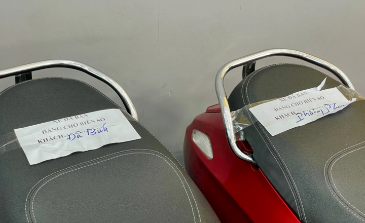 Khách TP.HCM nườm nượp mua xe điện, sẵn sàng cọc trước giữ chỗ vì đại lý hết xe- Ảnh 3.