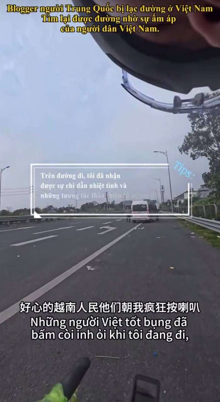 Khách Trung Quốc đạp xe nhầm vào cao tốc Bắc Nam, hoảng loạn cầu cứu người đi đường- Ảnh 1.