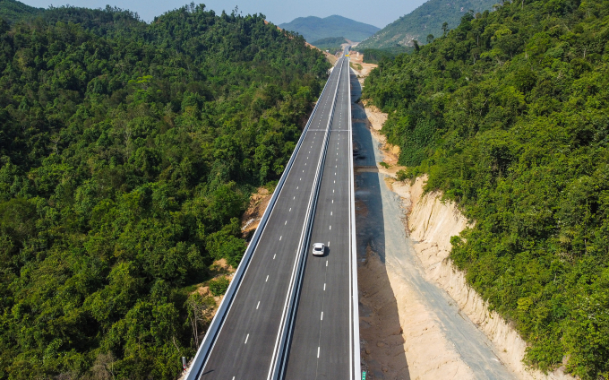 Cao tốc Vân Phong - Nha Trang qua tỉnh Khánh Hòa. Ảnh: Bùi Toàn