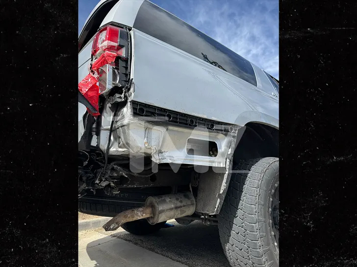 Khẩn cấp đưa nữ diễn viên cùng các con vào bệnh viện sau tai nạn ô tô kinh hoàng- Ảnh 1.