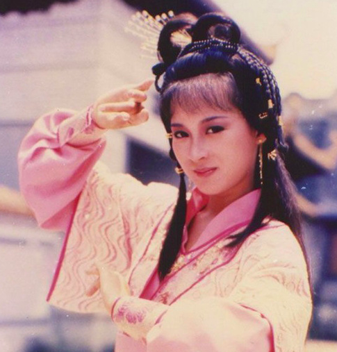 Khán giả bàng hoàng khi mỹ nhân Ỷ Thiên Đồ Long Ký đột ngột qua đời 2 Thi Minh trong vai Triệu Mẫn. HK01.