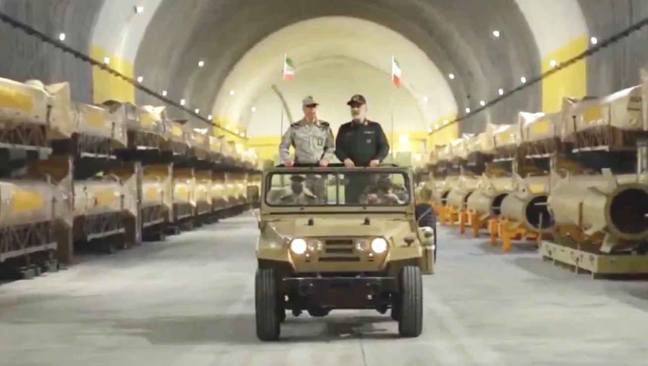 Kho vũ khí Iran còn bao nhiêu? 2 Kho vũ khí Iran còn bao nhiêu? - Ảnh 1.