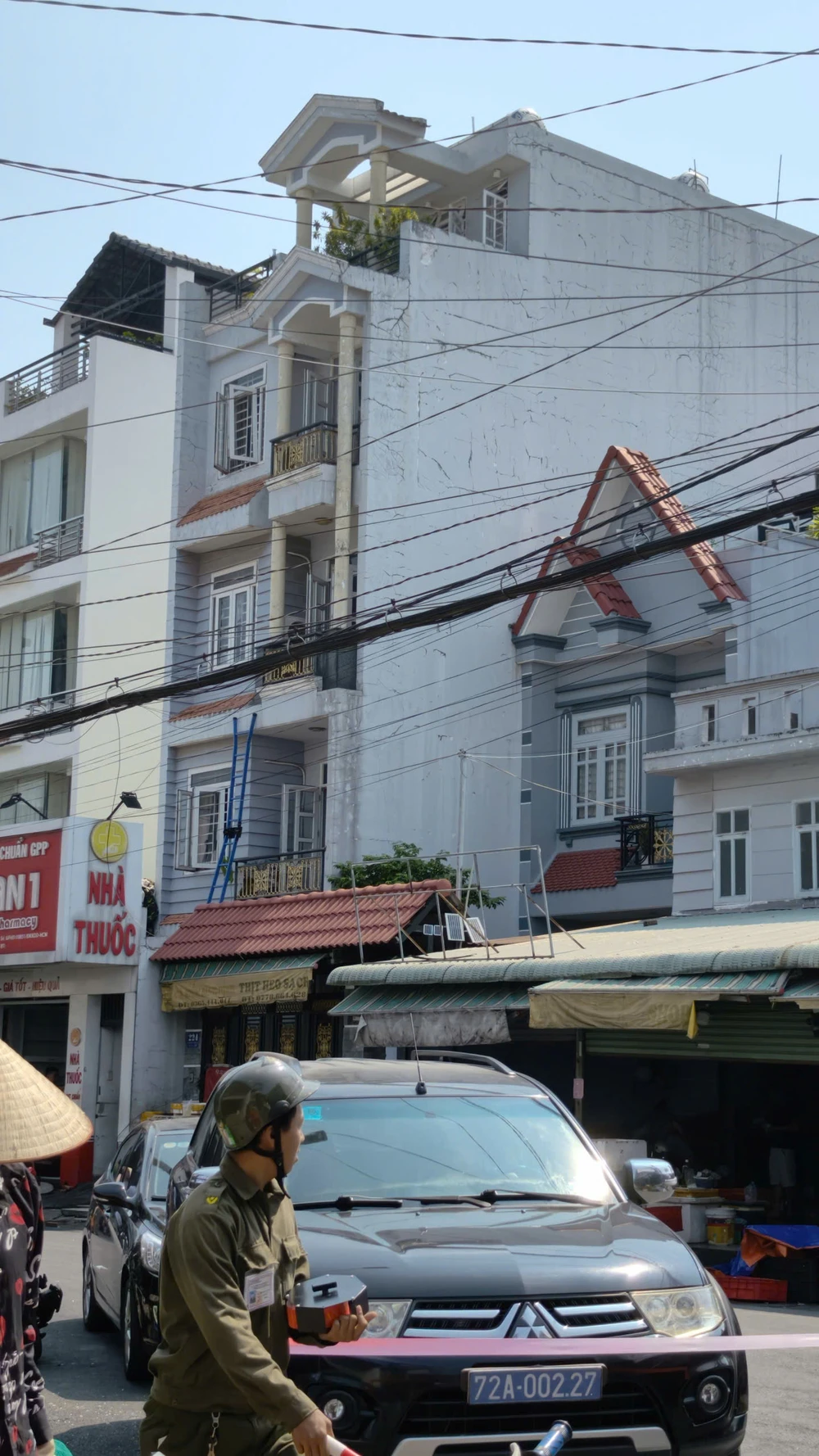 Căn nhà cháy diện tích khoảng 100 m2 gồm một trệt, bốn lầu. Ảnh: N.TÂN z7716712915557_57db785d4688d324033e9d77b2ea730f.jpg