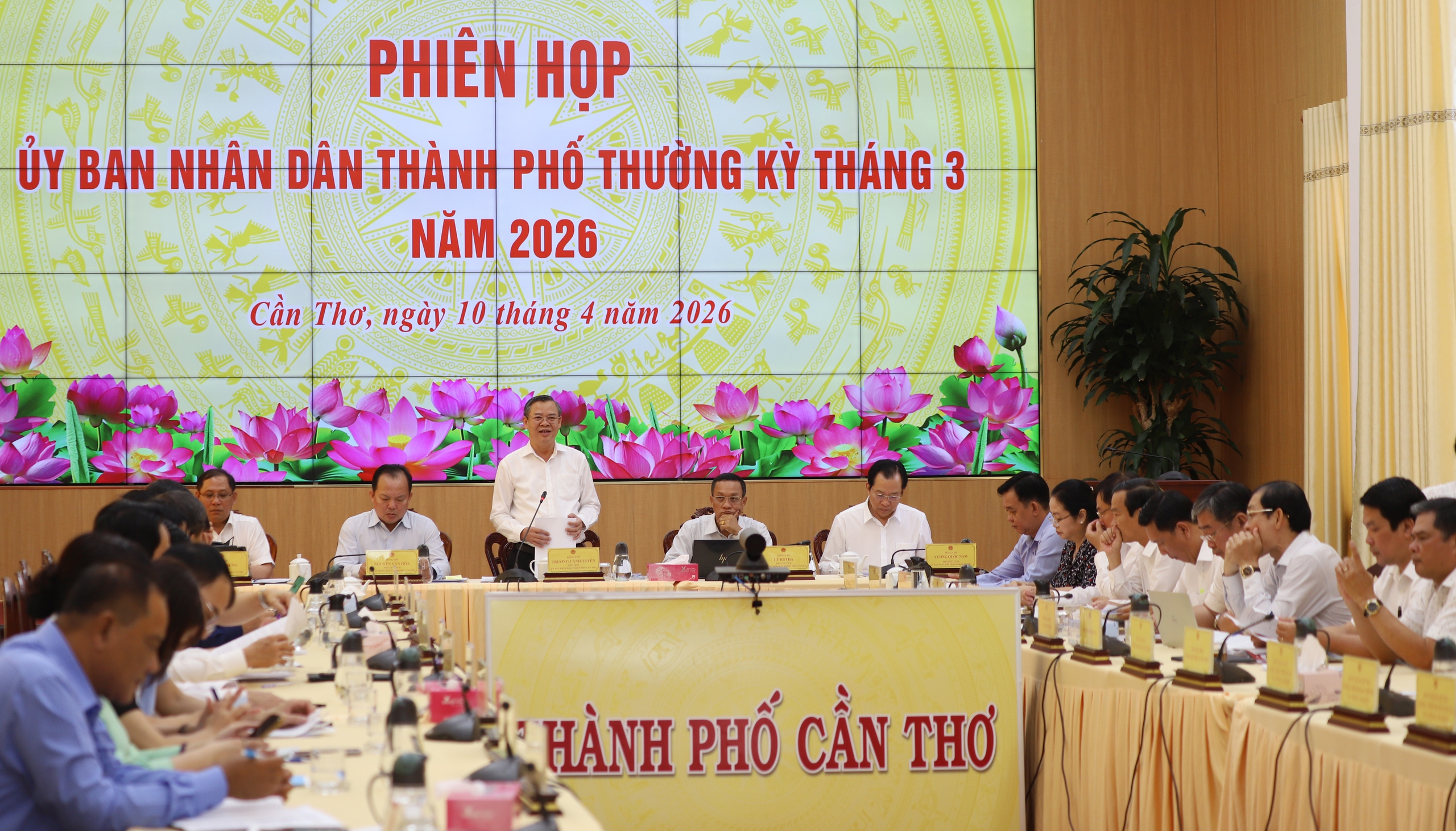 Không có giám đốc sở, chủ tịch xã phường nào ở Cần Thơ hoàn thành xuất sắc nhiệm vụ 1 Cần Thơ - Ảnh 1.