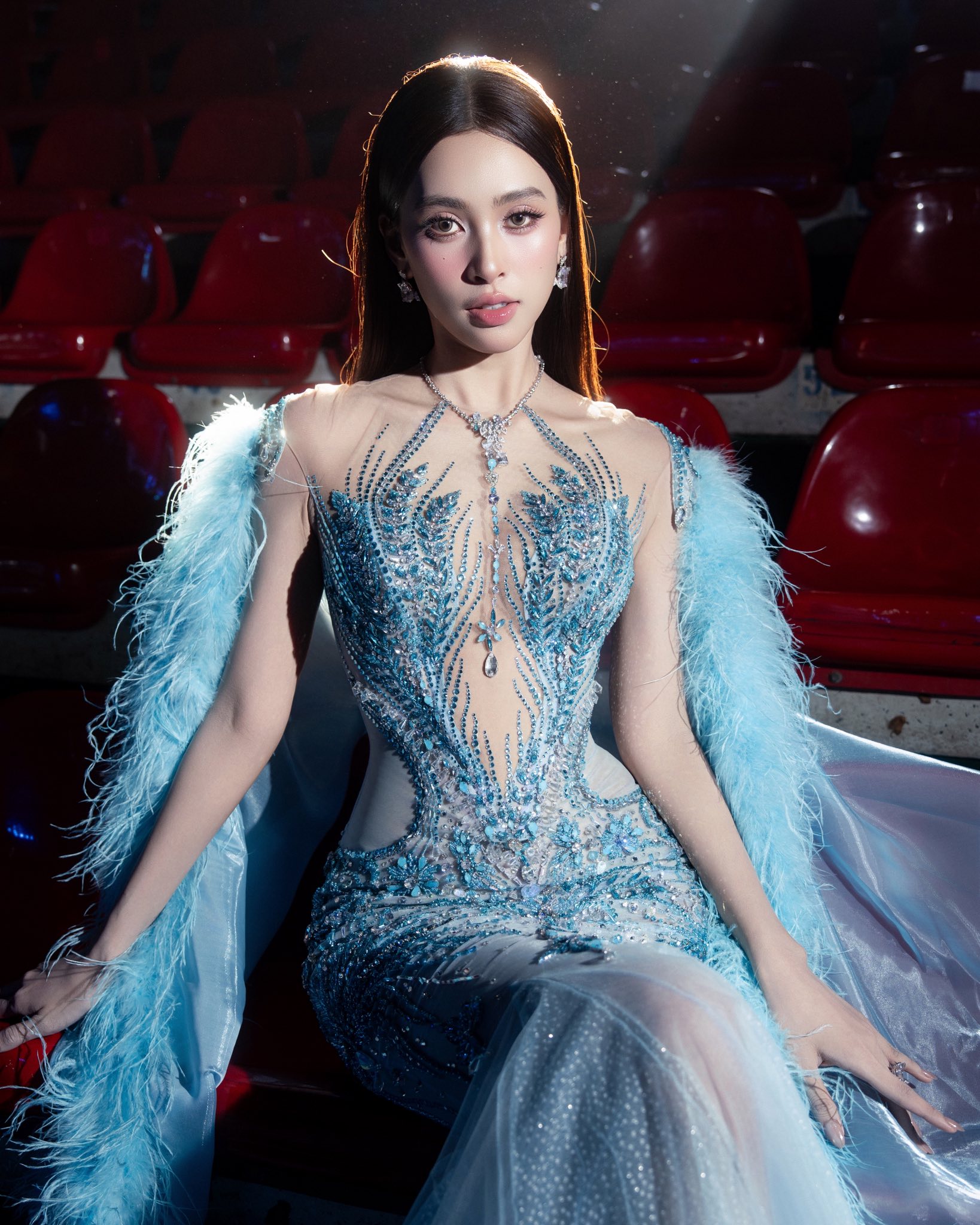 Không còn lời nào để khen cho nhan sắc của Hoa hậu Tiểu Vy khi làm cô dâu- Ảnh 2.