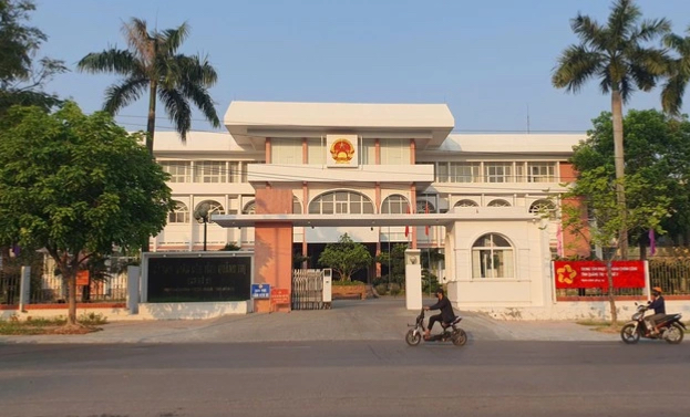 'Không phải đưa ngược cán bộ làm việc ở bắc Quảng Trị vào lại nam Quảng Trị'- Ảnh 1. 'Không phải đưa ngược cán bộ làm việc ở bắc Quảng Trị vào lại nam Quảng Trị'- Ảnh 1.