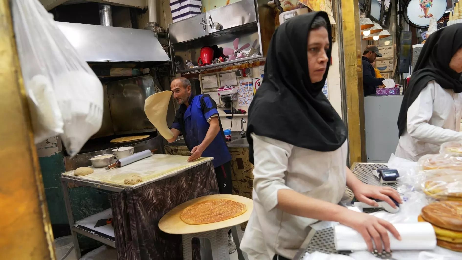 Kinh te Iran kho chong kho tang truong GDP gan