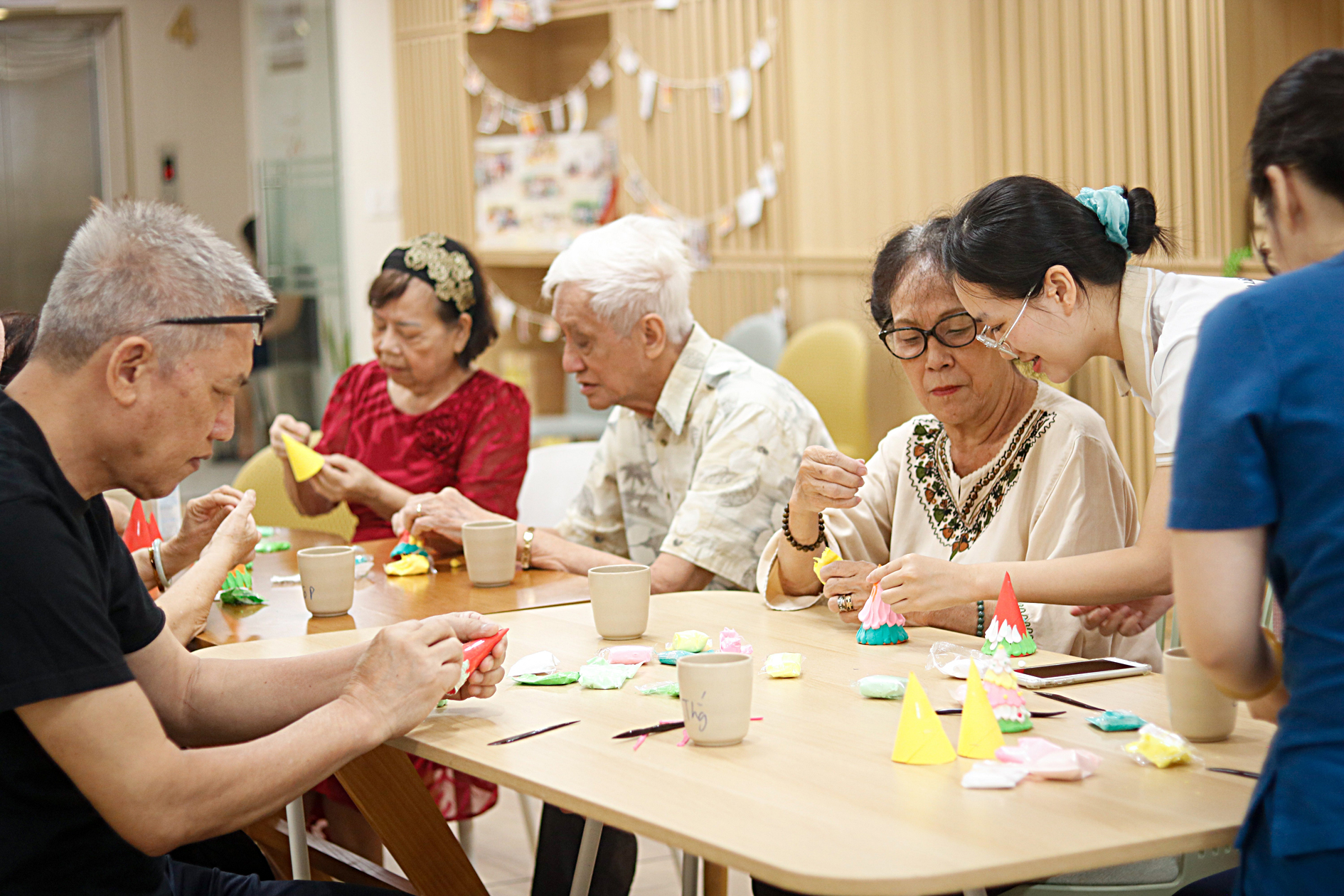 'Kinh tế bạc': Việt Nam đón cơ hội hút khách hưu trí quốc tế - Ảnh 1. kinh tế bạc - Ảnh 1.