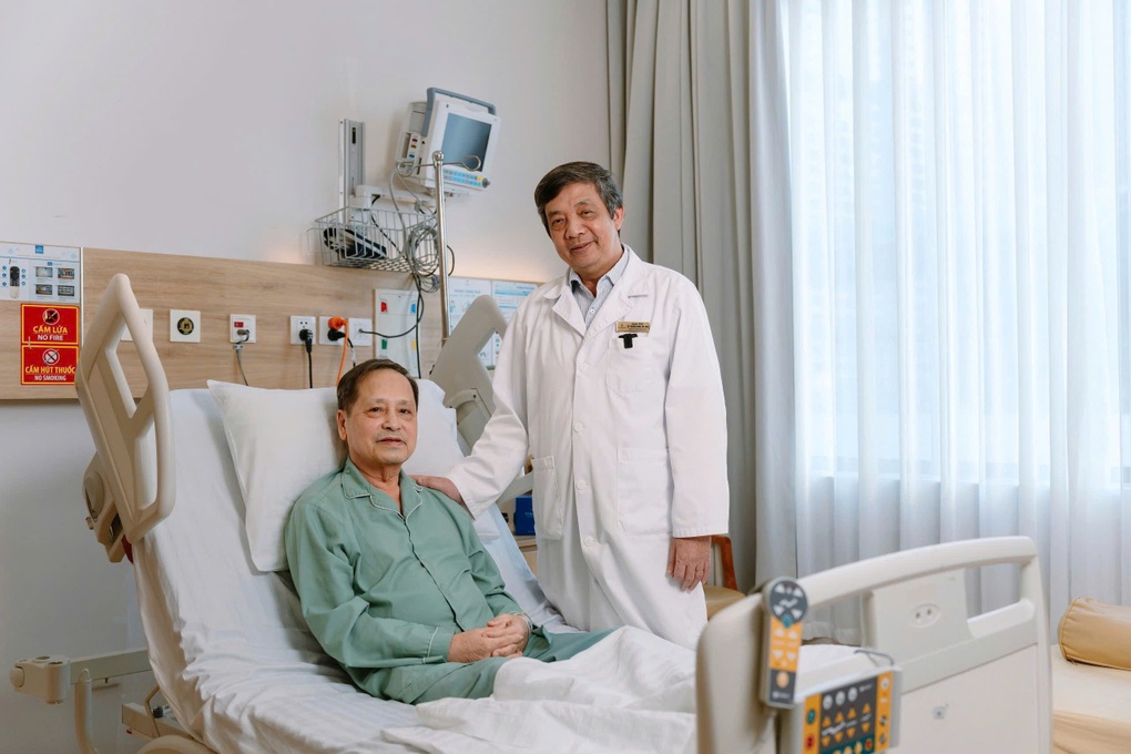 Kỹ thuật mới mở ra cơ hội điều trị cho bệnh nhân mạch vành kèm suy thận nặng - 1