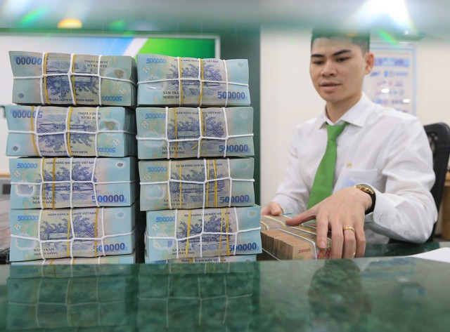 Lãi suất chứng chỉ tiền gửi ngân hàng lên 8%/năm 1 Lãi suất chứng chỉ tiền gửi ngân hàng lên 8%/năm - Ảnh 1.