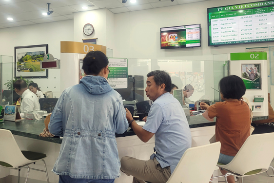 Lãi suất tiền gửi chưa hạ nhiệt - Ảnh 1. Lãi suất tiền gửi chưa hạ nhiệt - Ảnh 1.