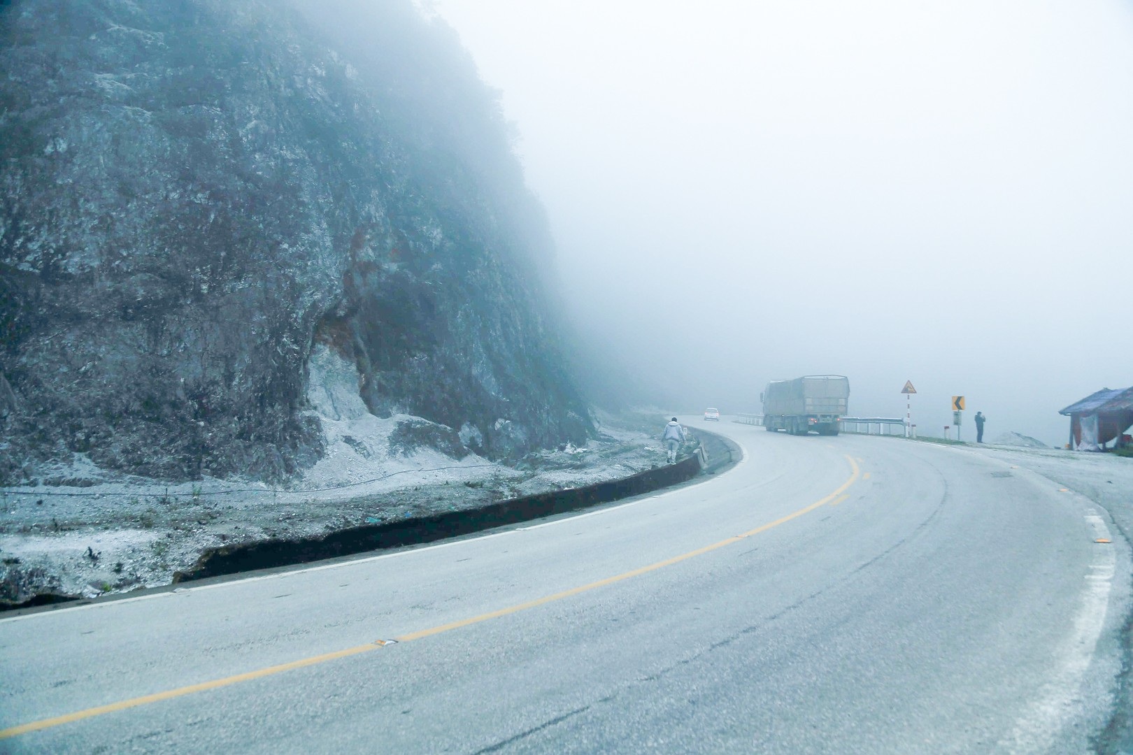 Lái xe đường đèo: Hiểu đúng câu lên đèo số nào, xuống đèo số đó - 1