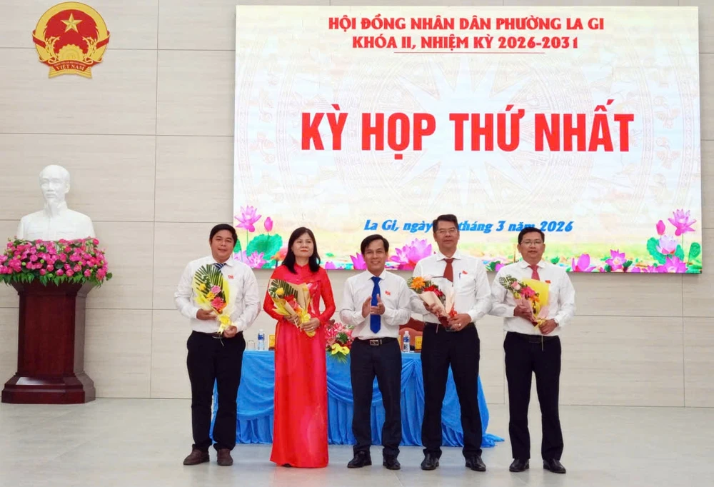 Kỳ họp thứ Nhất, HĐND phường La Gi, tỉnh Lâm Đồng. trung tâm hành chính công