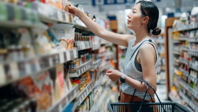 Lam phat deo bam nguoi dan o quoc gia giau