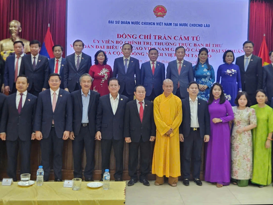 Lãnh đạo Tập đoàn Công nghiệp Cao su Việt Nam thăm, chúc tết Bunpimay tại Lào 3 Lãnh đạo VRG thăm, chúc Tết Bun Pimay tại Lào - Ảnh 3.