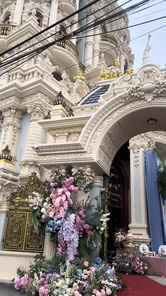 Sáng nhất Bắc Ninh lúc này: Lâu đài 300 tỷ kín hoa tươi, đám cưới 