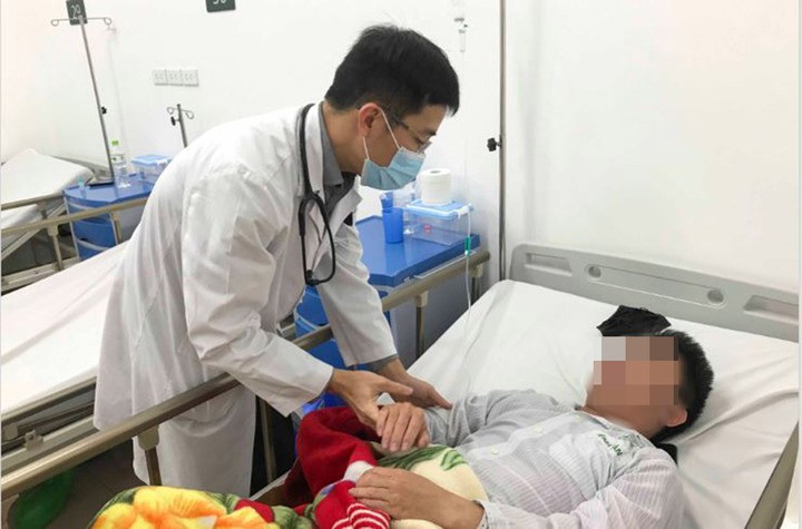 Liên tục thức khuya, tắm muộn, nam thanh niên đột quỵ trong đêm 1 Liên tục ghi nhận bệnh nhân trẻ bị đột quỵ.