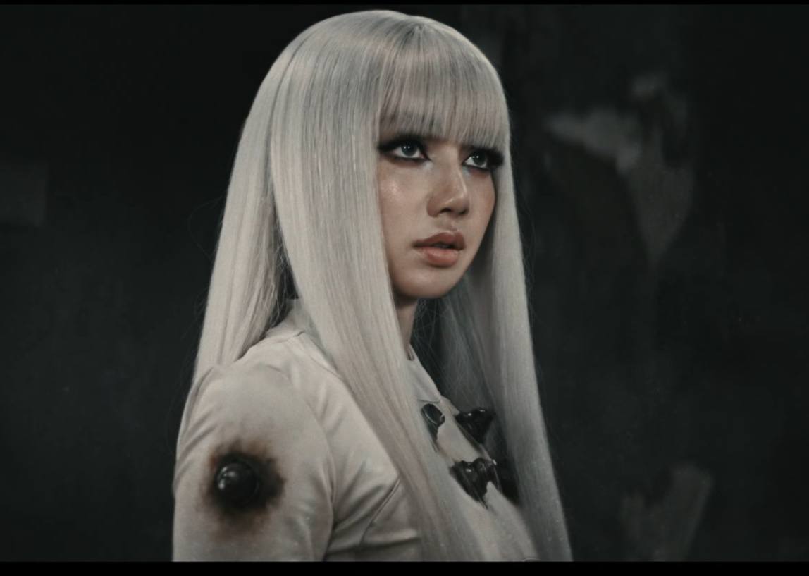 Lisa cu boc the nay thi con lau moi flop